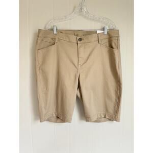 Lane Bryant NWT Khaki Bermuda‎ Shorts 20 Plus Size Stretchy Mid Rise Cream Beige